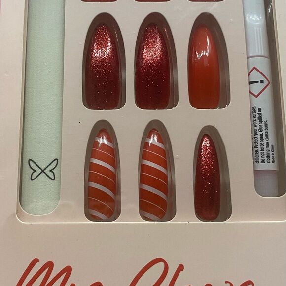 New Press-On Nails Bundle of 4 Holiday Gift Set Fake Nails Festive - Picture 5 of 6